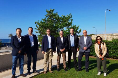 El batle de Palma es reuneix amb integrants del projecte Innobus-Tour, que agrupa les empreses de transport públic de quatre municipis turístics