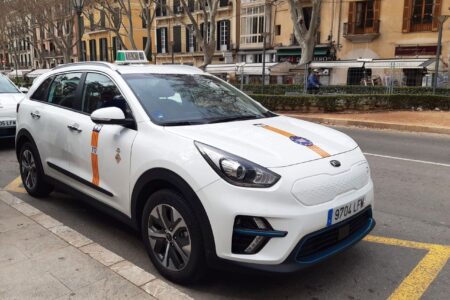 Mobilitat Sostenible aprova una nova línia d’ajuts d’un milió d’euros perquè els taxistes adquireixin vehicles elèctrics